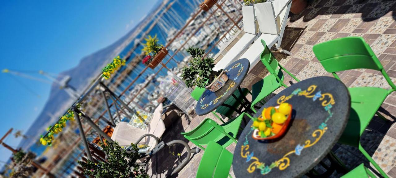 Siriana open space sea front Castellammare di Stabia Exterior foto