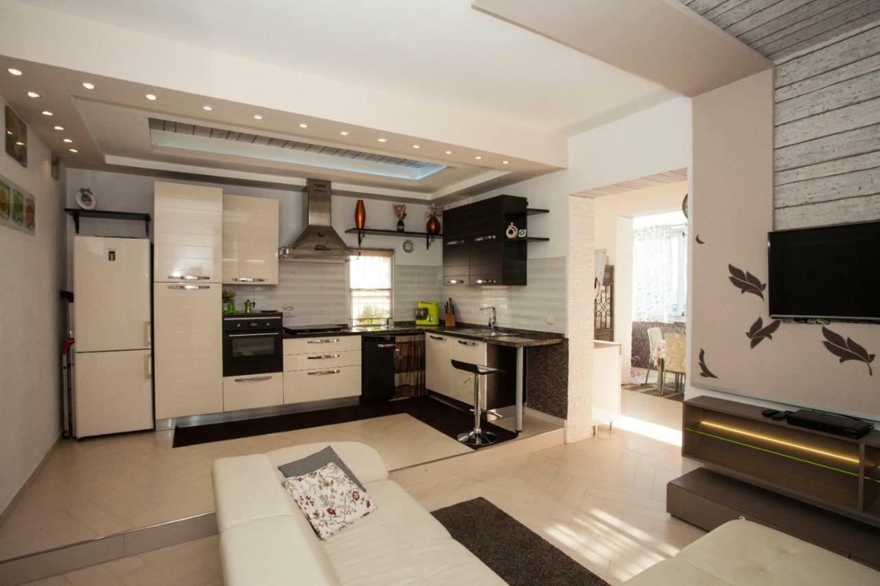 Siriana open space sea front Castellammare di Stabia Exterior foto